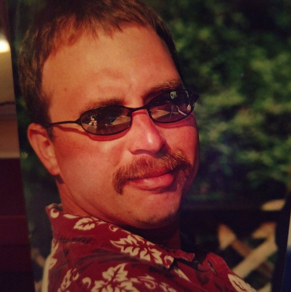 Meet your Posher, Chris - Picture 1 of 1